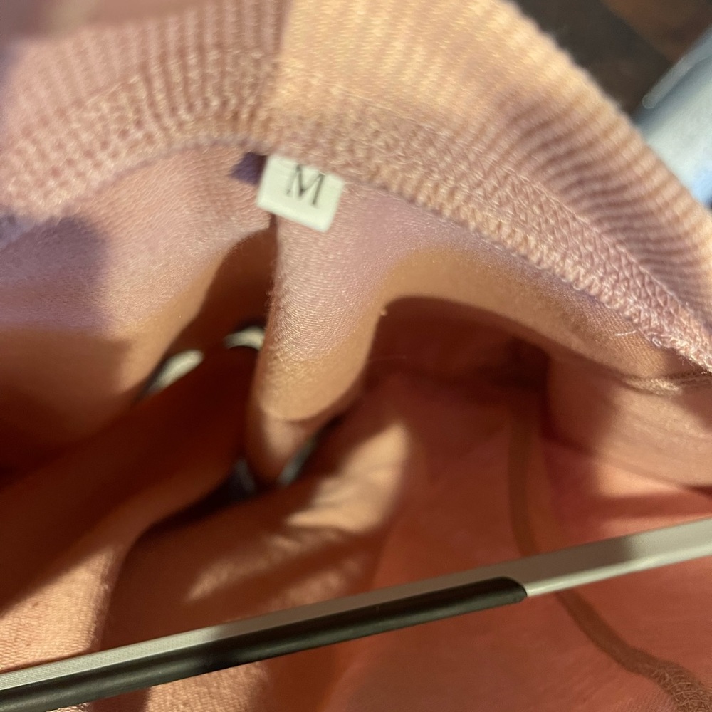 Pink sweater - Picture 2 of 2